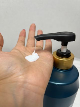 [포레스트스토리] 탈모증상완화 샴푸 1,000ml — 5점을 준 리뷰어가 2022년 8월 올린 사용 사진