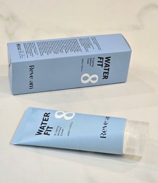 나우 [리브엠]피부 속부터 겹겹이, 촘촘하게! 워터핏8중 수분착붙 크림 — 5점을 준 리뷰어가 2024년 12월 올린 사용 사진