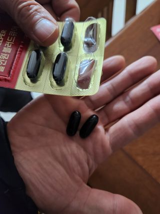 트루헬퍼 홀인원 블러드큐어 혈행+혈압+콜레스테롤 한번에 1박스 1개월 — 5점을 준 리뷰어가 2023년 1월 올린 사용 사진