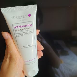 셀프 모이스처라이징 프로텍션 크림 셀프 모이스처라이징 프로텍션크림 — 4.5점을 준 리뷰어가 2022년 4월 올린 사용 사진