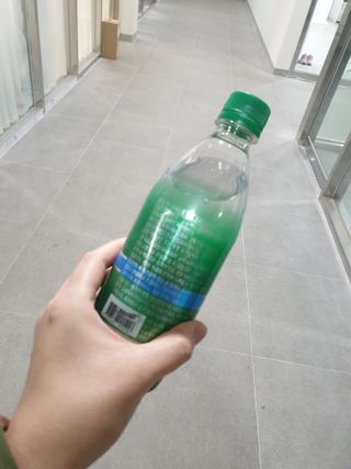 몽베스트 Montbest with Sparkling water Plain 20병 — 5점을 준 리뷰어가 2021년 11월 올린 사용 사진