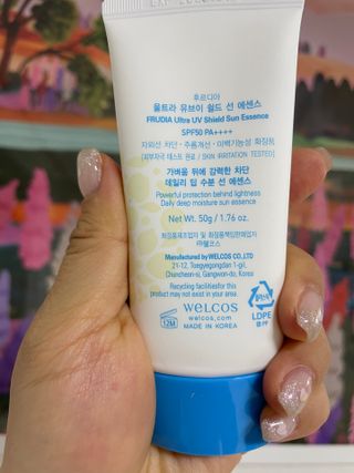 틱톡 [후르디아] 백탁NO! 화잘먹 수분광 선 에센스✨ — 5점을 준 리뷰어가 2023년 8월 올린 사용 사진