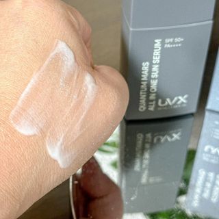 UVX 퀀텀 마스 올인원 선세럼 — 5점을 준 리뷰어가 2024년 1월 올린 사용 사진