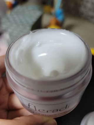 플레라디 에델바이스 인리치드 머랭 크림 — 4점을 준 리뷰어가 2021년 7월 올린 사용 사진