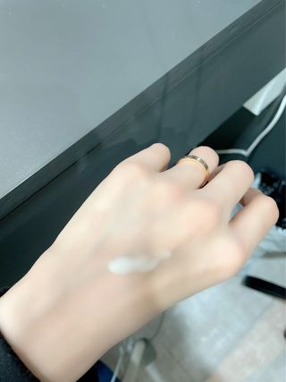 약손명가코스메틱 에오스보떼 아쿠아 모이스처라이징 워터 크림 — 5점을 준 리뷰어가 2022년 1월 올린 사용 사진