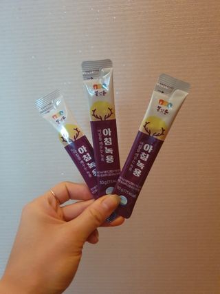 [몸엔용] 전국 이마트 런칭 신상, 아침을 깨우는 녹용 아침녹용 10g x 28포 — 5점을 준 리뷰어가 2021년 7월 올린 사용 사진