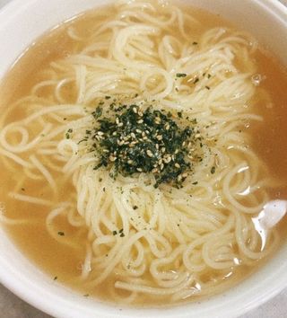 [한면원] 잔치국수 2인분 — 1.5점을 준 리뷰어가 2022년 7월 올린 사용 사진