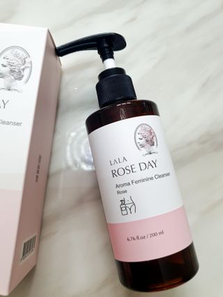 라라로즈데이 시즌2 여성청결제 200ml 아로마 페미민 클렌저, 독일더마인증 — 5점을 준 리뷰어가 2021년 8월 올린 사용 사진