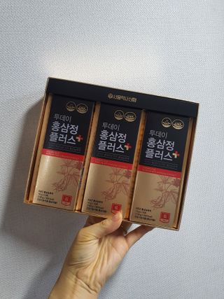 서울약사신협_투데이홍삼정플러스스틱_10g x 30포 — 5점을 준 리뷰어가 2021년 6월 올린 사용 사진