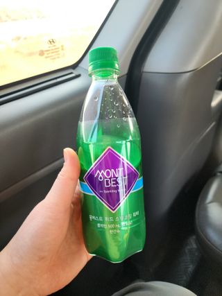 몽베스트 Montbest with Sparkling water Plain 20병 — 5점을 준 리뷰어가 2023년 2월 올린 사용 사진