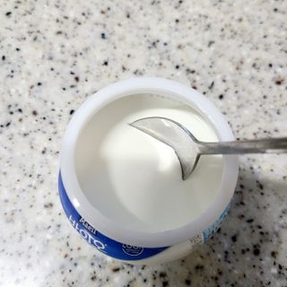 매일바이오 그릭요거트 오리지널 플레인 4개, 로스터리 커피믹스 4개 — 5점을 준 리뷰어가 2021년 12월 올린 사용 사진