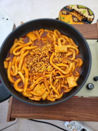 [푸딩팩토리] 즉석누들떡볶이 540g + 대구전통 납작만두 260g — 5점을 준 리뷰어가 2022년 12월 올린 사용 사진