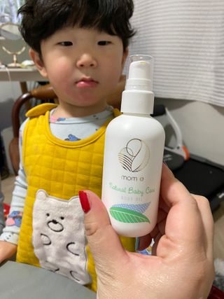 mom e 맘이 내추럴 베이비 케어 크림+바디오일 — 5점을 준 리뷰어가 2021년 1월 올린 사용 사진
