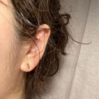 [골드앤디어]14k 미니 스틱 바 귀걸이_3color — 5점을 준 리뷰어가 2021년 7월 올린 사용 사진