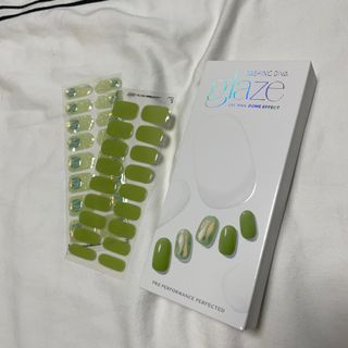 데싱디바 글레이즈 젤네일 별빛유리네일 6종_랜덤발송 — 5점을 준 리뷰어가 2021년 8월 올린 사용 사진