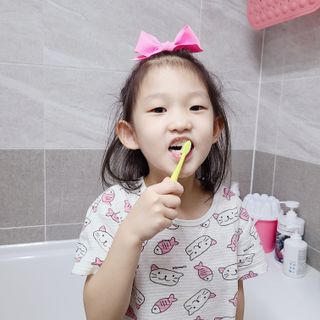 닥터데디스 안심불소 튼튼치약(청포도, 민트 중 택 1) 60g + 여행용 미니 치약 15g — 5점을 준 리뷰어가 2022년 9월 올린 사용 사진