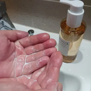 스킨1004 [SKIN1004] 마다가스카르 센텔라 라이트 클렌징 오일 200ml — 5점을 준 리뷰어가 2024년 7월 올린 사용 사진