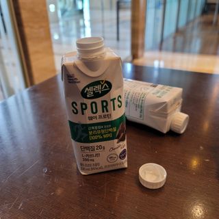 셀렉스스포츠 셀렉스 스포츠 웨이 프로틴 초콜릿 _ 330ml x 12팩 — 5점을 준 리뷰어가 2021년 3월 올린 사용 사진