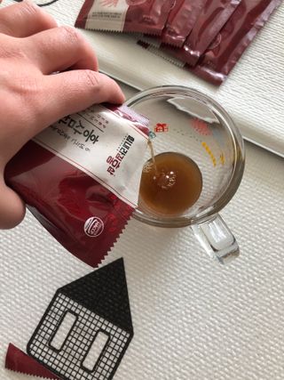 힘내라김홍삼 홍삼활력진 50ml x 5포 — 3점을 준 리뷰어가 2021년 3월 올린 사용 사진