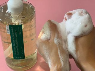 닥터시드 페퍼민트 앤 레몬 비건 비듬케어 쿨 탈모 샴푸 (1000ml) — 5점을 준 리뷰어가 2023년 8월 올린 사용 사진