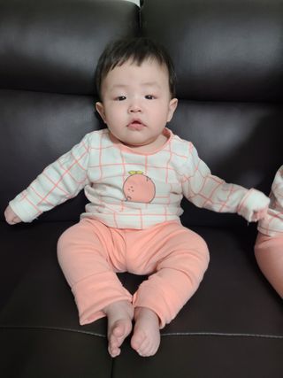 유비맘 궁디팡팡 내의/내복 상하세트 — 5점을 준 리뷰어가 2021년 3월 올린 사용 사진