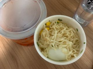NISSIN 닛신 컵누들  4종 - 씨푸드오리지날, 씨푸드 스파이시, 씨푸드 커리, 씨푸드 XO소스 — 5점을 준 리뷰어가 2022년 11월 올린 사용 사진