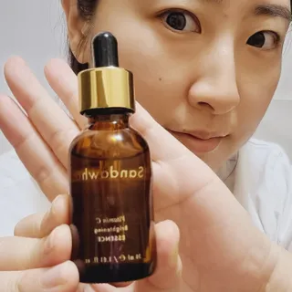 스킨큐어 산다화 비타민c 화이트닝 에센스 30ml — 5점을 준 리뷰어가 2023년 12월 올린 사용 사진