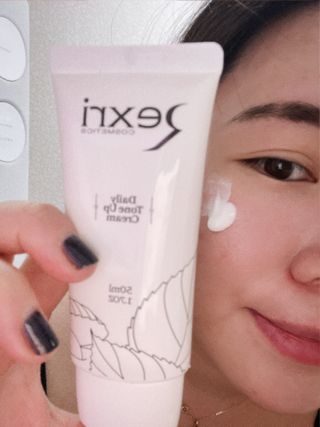 렉스리 데일리 톤업 크림 Rexri Daily Tone Up Cream — 5점을 준 리뷰어가 2022년 10월 올린 사용 사진