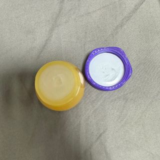 틱톡 [후르디아] 튼입술해결템 올리브영 블루베리 하이드레이팅 허니 립밤 — 5점을 준 리뷰어가 2024년 3월 올린 사용 사진