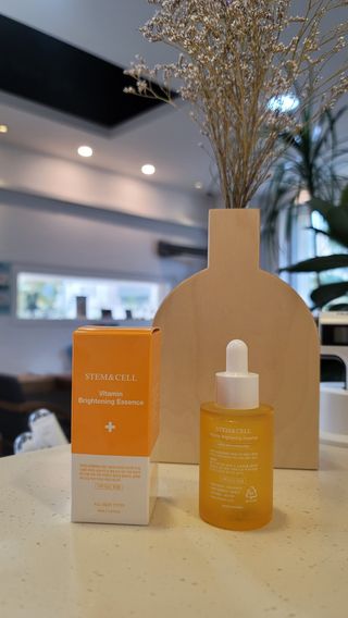 체르엠 스템앤셀 비타민 브라이트닝 에센스 30ml 1개 — 5점을 준 리뷰어가 2021년 8월 올린 사용 사진