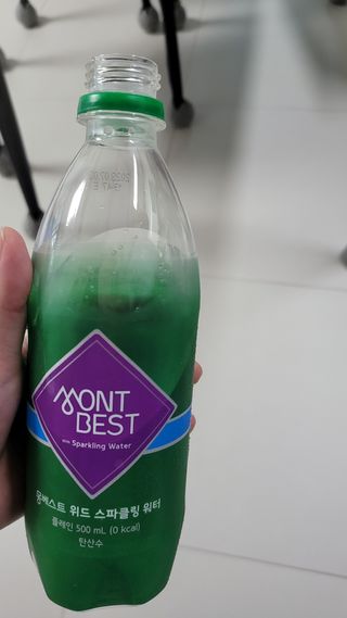 몽베스트 Montbest with Sparkling water Plain 20병 — 4.5점을 준 리뷰어가 2022년 8월 올린 사용 사진