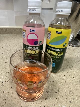 더그레잇티 콤부차 [매일유업] 더그레잇티 44kcal 콤부차 300ml *12개입 (오리지널 6개+베리리치 6개) — 2.5점을 준 리뷰어가 2023년 8월 올린 사용 사진