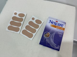 3M 넥스케어 물집방지쿠션테이프 1매 + 물집방지패드 10매 — 4점을 준 리뷰어가 2024년 4월 올린 사용 사진