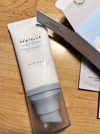[스킨1004] 마다가스카르 센텔라 히알루-시카 워터핏 선세럼 50ml — 4.5점을 준 리뷰어가 2024년 5월 올린 사용 사진