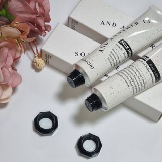 멈칫(MUMCHIT) 넥퍼퓸 NECKPERFUME 2가지 향 — 5점을 준 리뷰어가 2021년 11월 올린 사용 사진