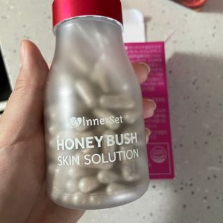 이너셋 허니부쉬 스킨솔루션 캡슐 1개월분 개별인정형 발효허니부쉬! — 5점을 준 리뷰어가 2023년 4월 올린 사용 사진