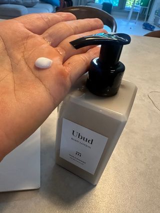 테이크어샤워 스마트스토어)우붓 바디로션 Ubud BODY LOTION 250ML — 5점을 준 리뷰어가 2025년 9월 올린 사용 사진