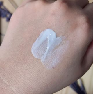 리더스코스메틱 리더스 카밍 바이오틱스 선 에센스 SPF 50+ PA++++ — 5점을 준 리뷰어가 2022년 6월 올린 사용 사진
