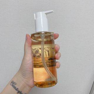 스킨1004 [SKIN1004] 마다가스카르 센텔라 라이트 클렌징 오일 200ml — 5점을 준 리뷰어가 2024년 7월 올린 사용 사진
