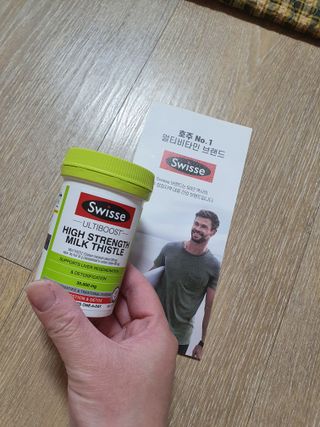 Swisse 스위스 고함량 밀크씨슬 35,000mg 60정 — 5점을 준 리뷰어가 2021년 11월 올린 사용 사진