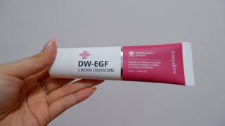 이지듀 DW-EGF 크림 다이브좀_콜라겐이 쏙쏙, 탄력피부로 다이빙 — 4점을 준 리뷰어가 2021년 2월 올린 사용 사진