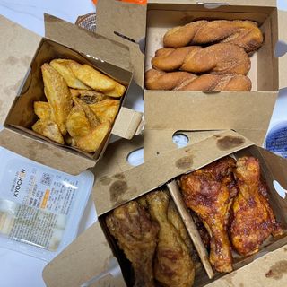 [교촌치킨 영등포역점] 치킨 메뉴 중 택1 — 5점을 준 리뷰어가 2021년 1월 올린 사용 사진