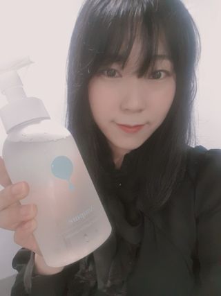 아미퓨어 [라이브] 피부장벽 강화를 위한 머랭 버블 클렌저 천연계면활성제로 온가족 사용가능 — 5점을 준 리뷰어가 2021년 7월 올린 사용 사진