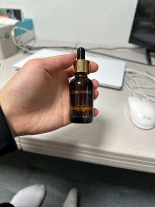 스킨큐어 산다화 비타민c 화이트닝 에센스 30ml — 5점을 준 리뷰어가 2023년 10월 올린 사용 사진