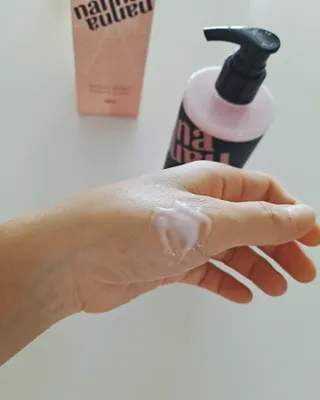 난나 살몬 스파이더 검버섯 미백 톤업 화이트닝 연어 앰플 크림 300ml 대용량 — 5점을 준 리뷰어가 2022년 8월 올린 사용 사진
