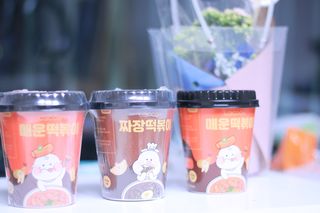 유비쿡 컵떡볶이 매운컵떡볶이2개/ 짜장컵떡볶이 2개  총 4개세트 — 5점을 준 리뷰어가 2021년 3월 올린 사용 사진