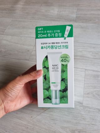 [AHC] 세이프온 에센스 선크림 올리브영 스페셜 증정 기획세트 — 5점을 준 리뷰어가 2022년 6월 올린 사용 사진