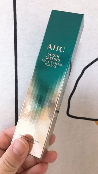 [NEW 탄력유턴 아이크림] AHC 유스 래스팅 리얼 아이크림 포 페이스 — 5점을 준 리뷰어가 2021년 2월 올린 사용 사진