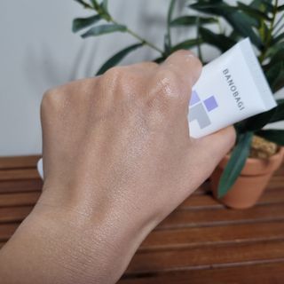 바노바기 코스메틱 바노바기 밀크씨슬 리페어 시카 선스크린 플러스 50ml — 5점을 준 리뷰어가 2023년 2월 올린 사용 사진
