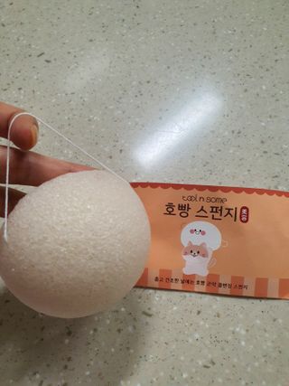 [툴앤썸] 메이크업 브러시로 바르고 호빵 스펀지로 클렌징하는 A-Z 뷰티툴 5종 — 5점을 준 리뷰어가 2021년 1월 올린 사용 사진